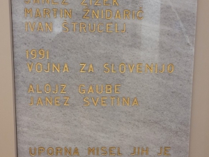 Muzej Špital - spominske plošča - žrtve 1991