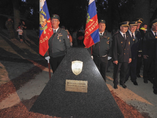 Tetraeder HRANILI OROŽJE - Radenci