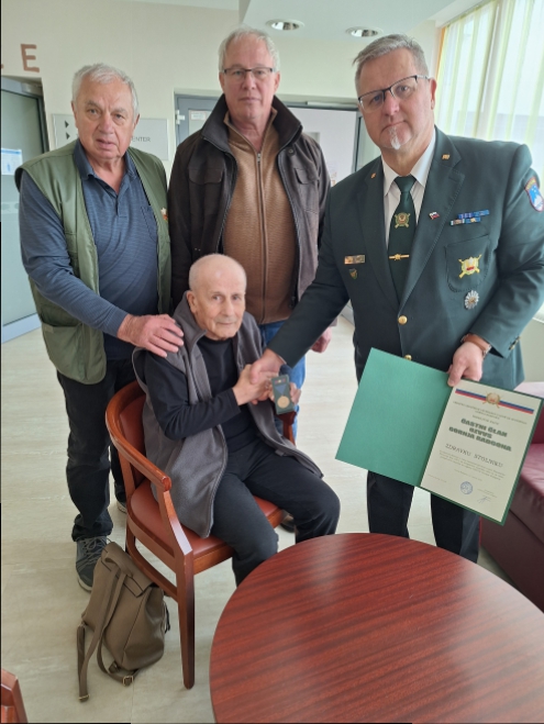 Podelitev listine in medalje Zdravku Stolniku