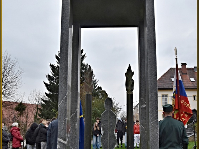 Učna ura pri svetilniku miru