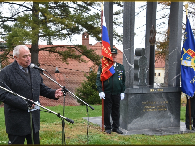Učna ura pri svetilniku miru